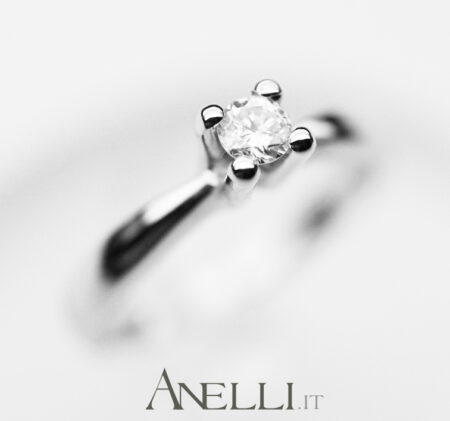 Anello Solitario 0,18 carati certificato GIA