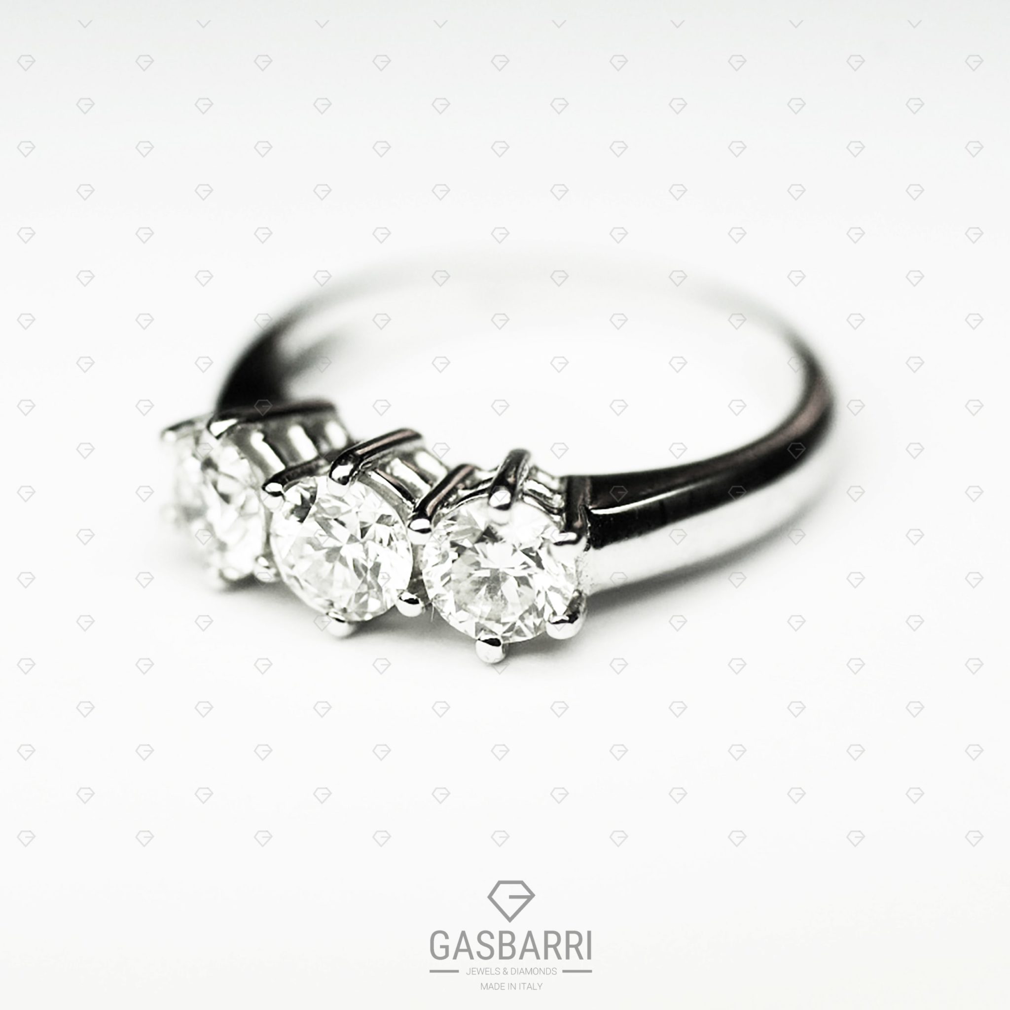 Anello 3 Diamanti 1 Carato D-VS1 GIA