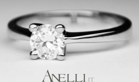 Anello Solitario 0,40 Carati E-VVS1 GIA