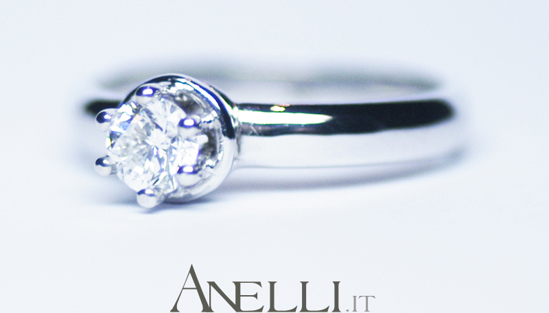 Anello Solitario 6 griffe 0,30 carati G-VS1 GIA