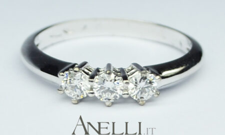 Anello Trilogy 0,36 carati (Colore F - Purezza massima)