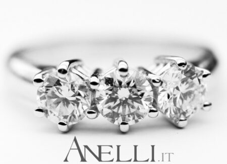 Anello Trilogy 1,35 carati (Colore F - Purezza VVS1)