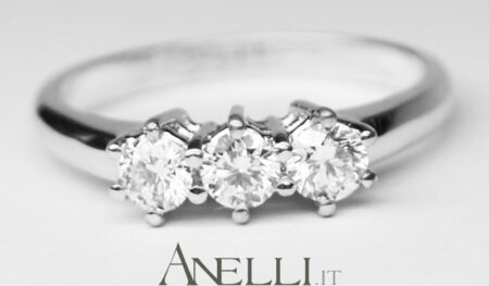 Anello Trilogy Diamanti 0,60 carati G-IF