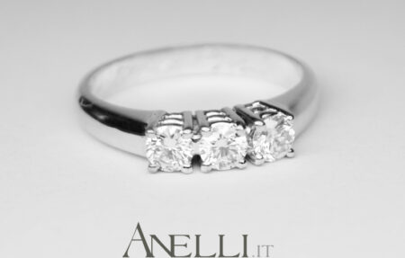 Anello Trilogy con Diamanti E-IF (0,51)