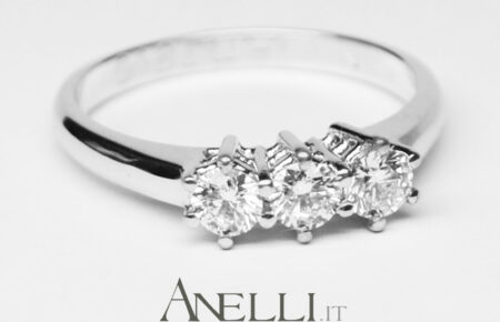 Anello Trilogy di Diamanti 0,60 ct E-IF