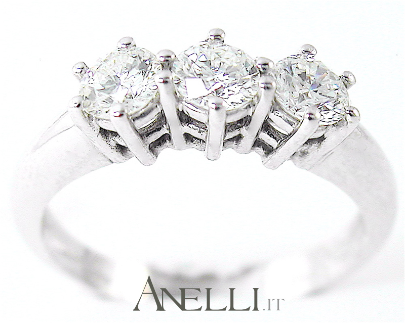 Anello trilogy con diamanti 0,84 carati (G-VS1)
