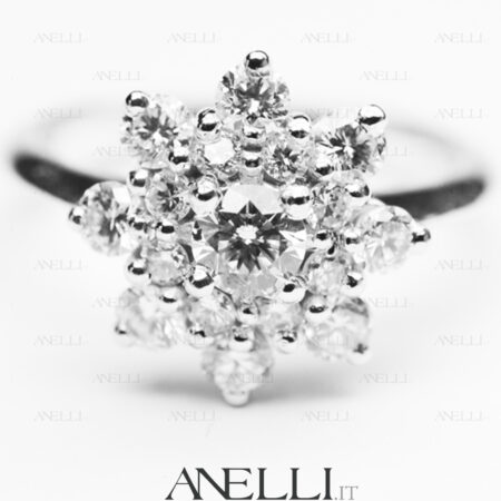 Anello a forma di Fiore con Diamanti