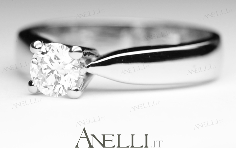 Anello Diamante Solitario 0.38 carati colore E purezza VS1