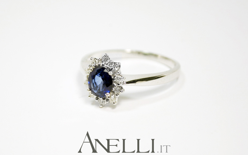 Anello con zaffiro naturale e diamanti