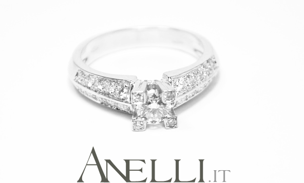 Anello da Fidanzamento con Diamanti 0,65 carati totali