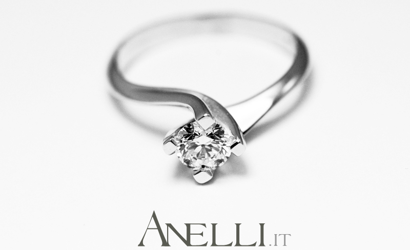 Anello solitario 0,38 carati (Colore F - Purezza VVS1)