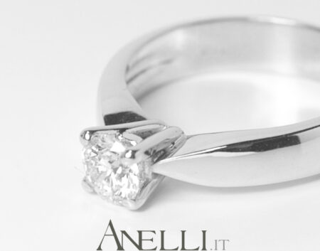 Anello Solitario 0.40 carati colore E purezza VS2 GIA