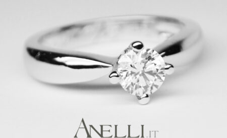 Anello Solitario 0,45 carati colore D purezza VS1