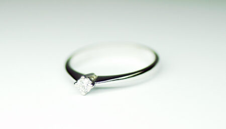 Anello solitario classico 0,12 carati