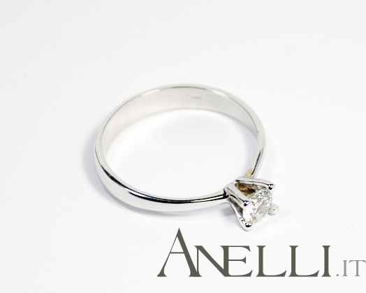Anello solitario classico 0,30 carati GIA