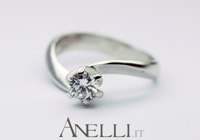 Anello Solitario con Diamante di mezzo carato GIA