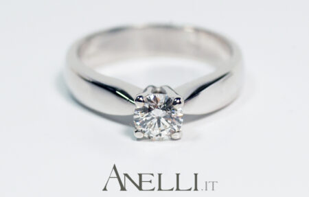 Anello Solitario di mezzo carato (G-VS1) GIA America