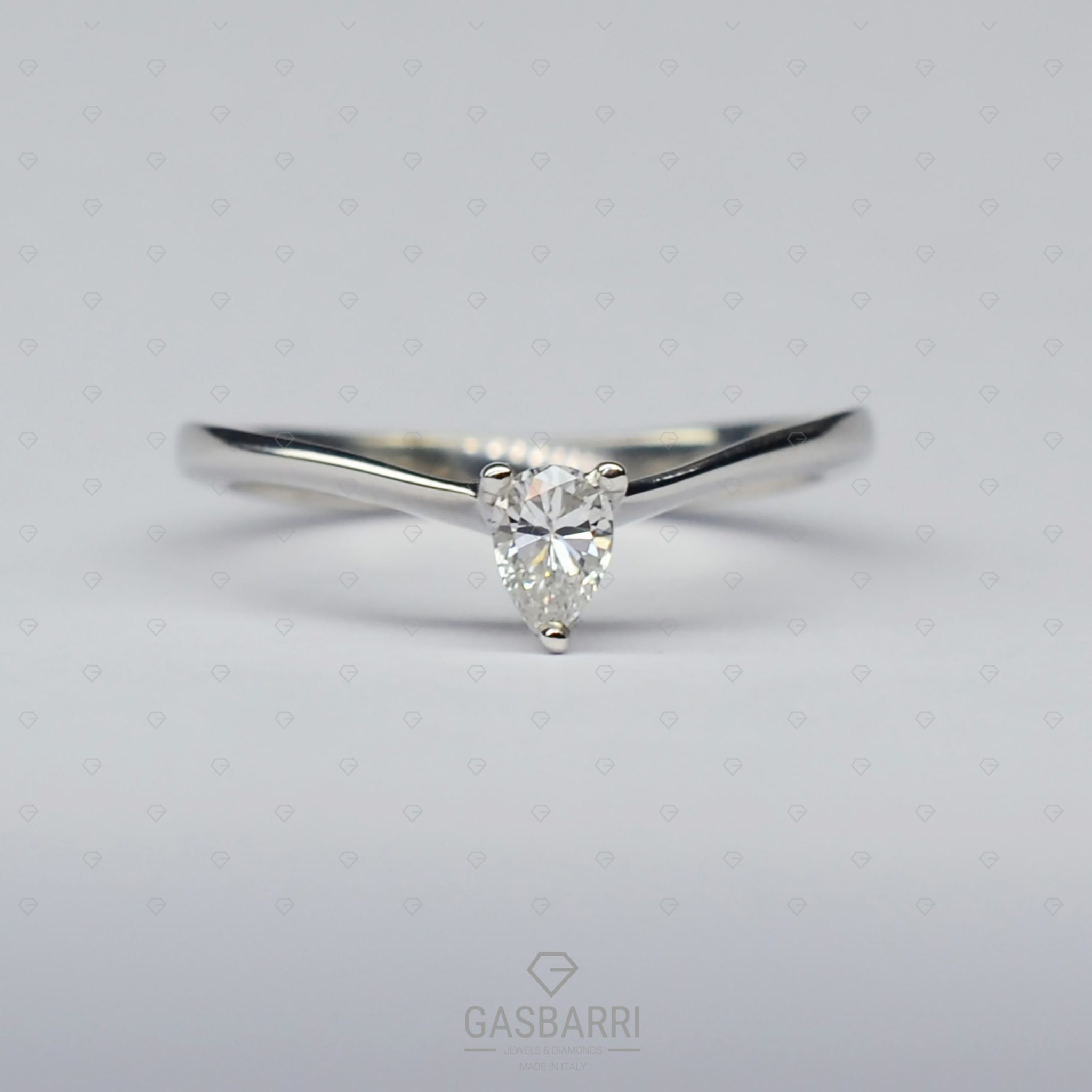 Anello Solitario Diamante a Goccia