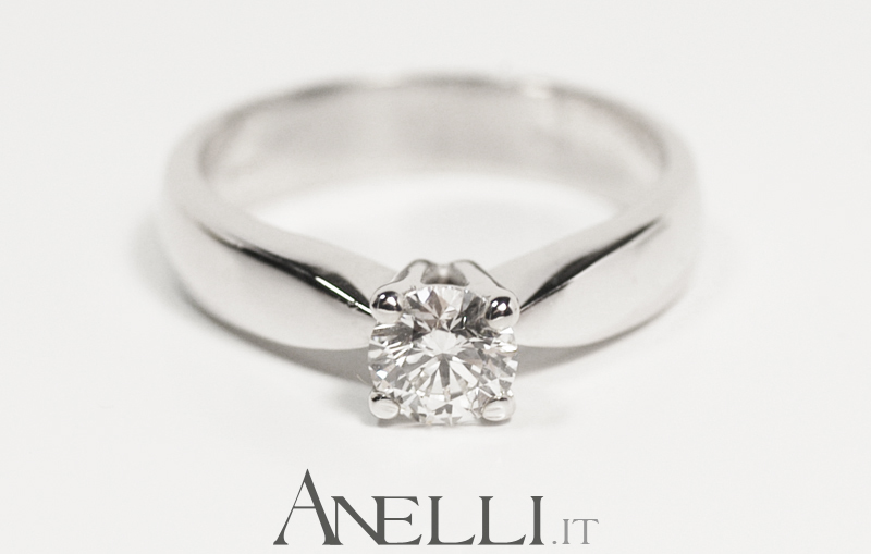 Solitario con diamante da collezione 0,50 carati colore F purezza IF