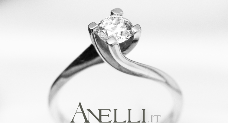 Anello Solitario Valentino 0,45 carati (G color - VS1)