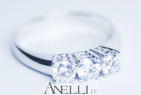Anello Trilogy 0,54 carati G-VS1