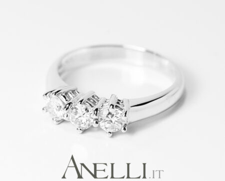 Anello trilogy 0,66 carati (F-IF)