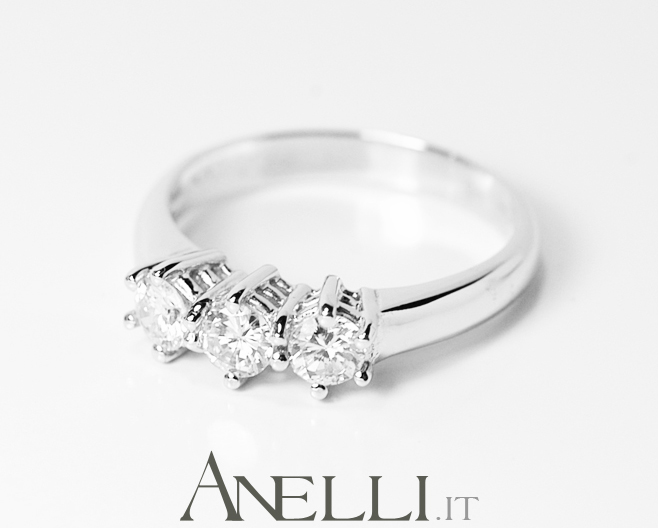Anello trilogy 0,66 carati (F-IF)