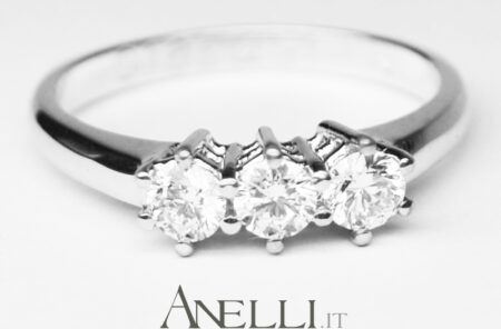 Anello Trilogy Classico 0,60 ct D-IF