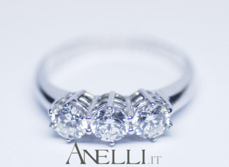 Anello Trilogy Classico 0,75 carati F-VS1 GIA