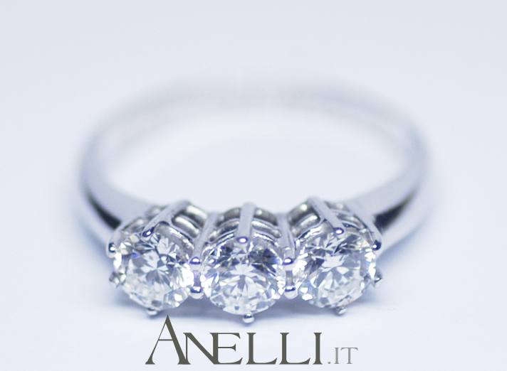 Anello Trilogy Classico 0,75 carati F-VS1 GIA