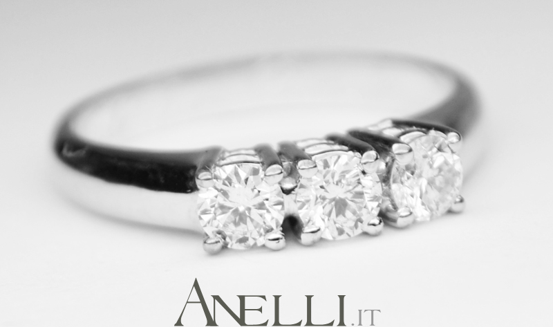 Anello Trilogy di Mezzo Carato E-VVS1
