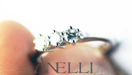 Anello Trilogy 0,18 carati (Colore F - Purezza massima)