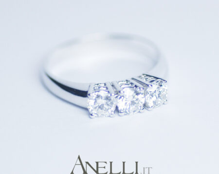 Anello Trilogy 0,60 carati colore F purezza VS1