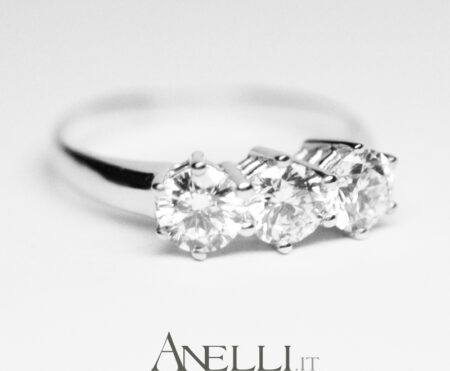 Anello trilogy 0,84 carati Diamanti colore F GIA