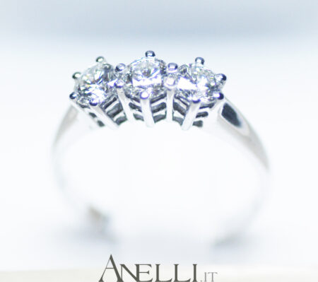 Anello Trilogy 0,60 carati (H-VS2)