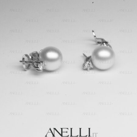 Orecchini con perle naturali e diamanti