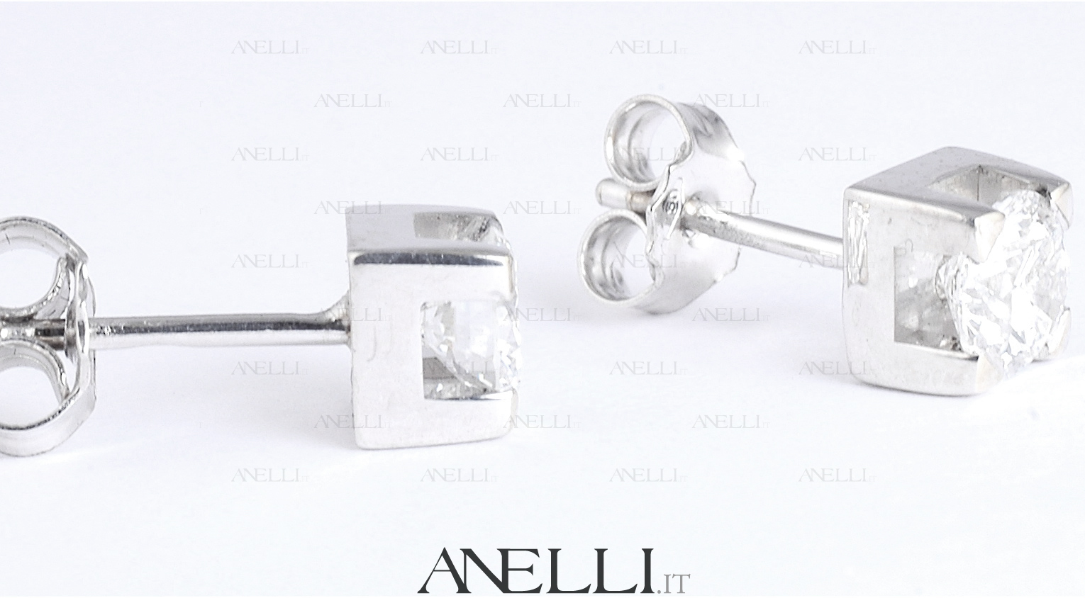 Orecchini in oro bianco e diamanti (0,64 carati F-VS1)