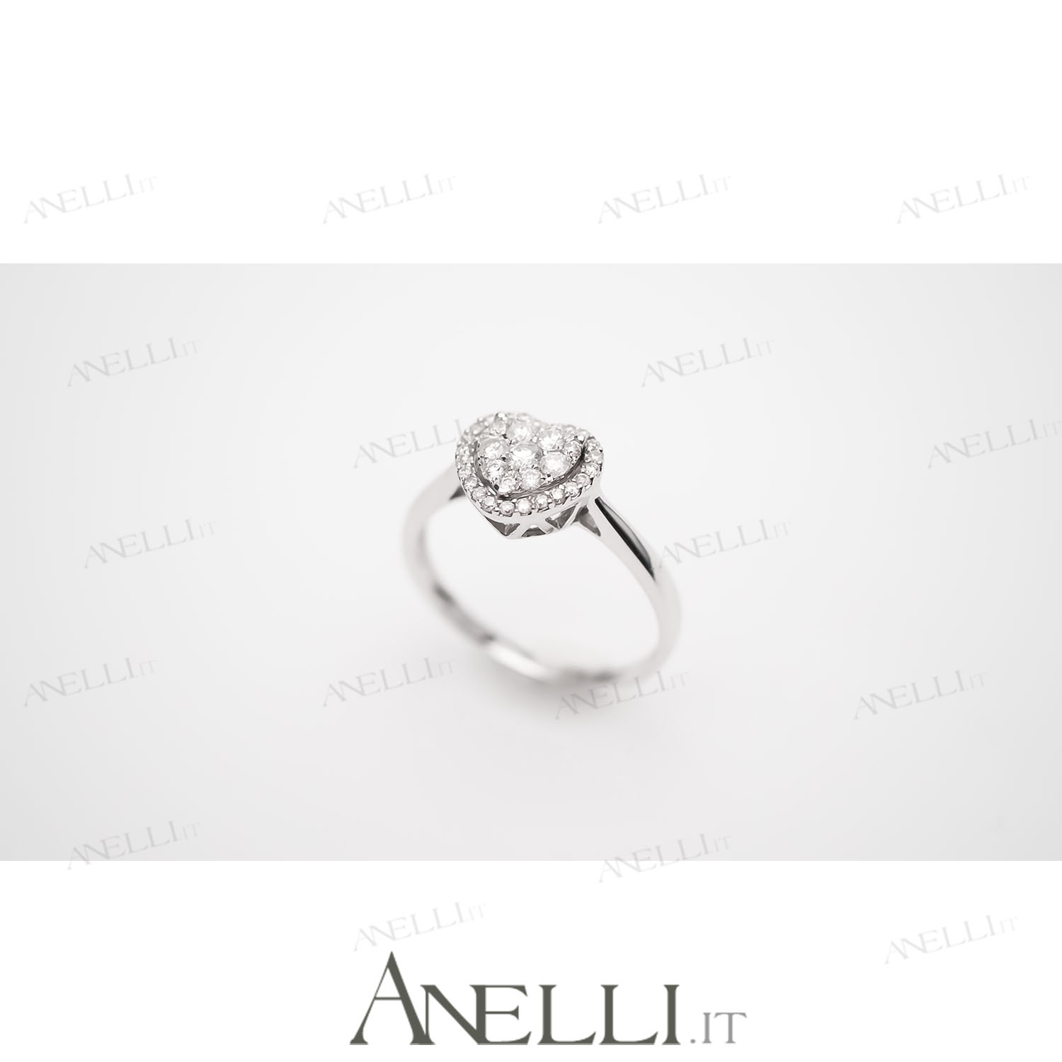 Anello a forma di Cuore con Diamanti
